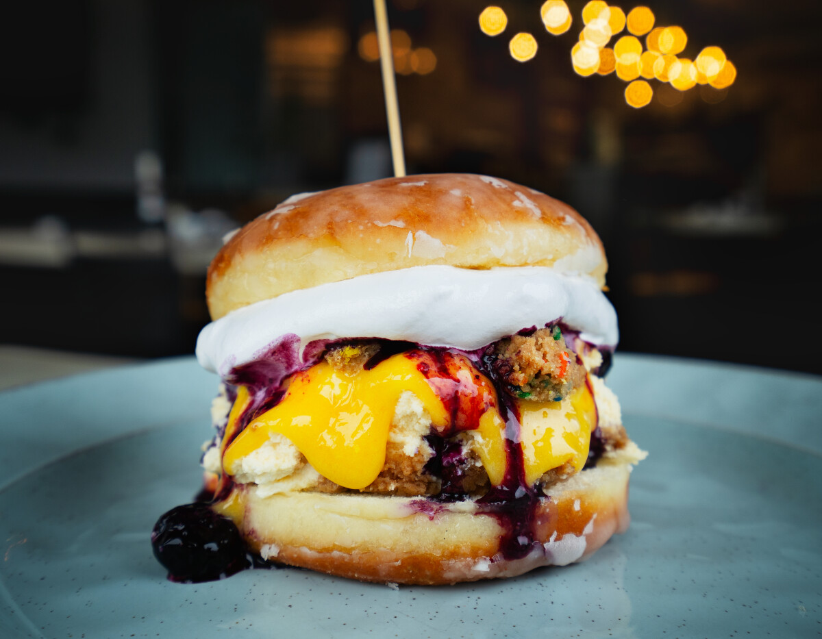 Roy G. Biv Saucers Cafe Le Burger Week 2023